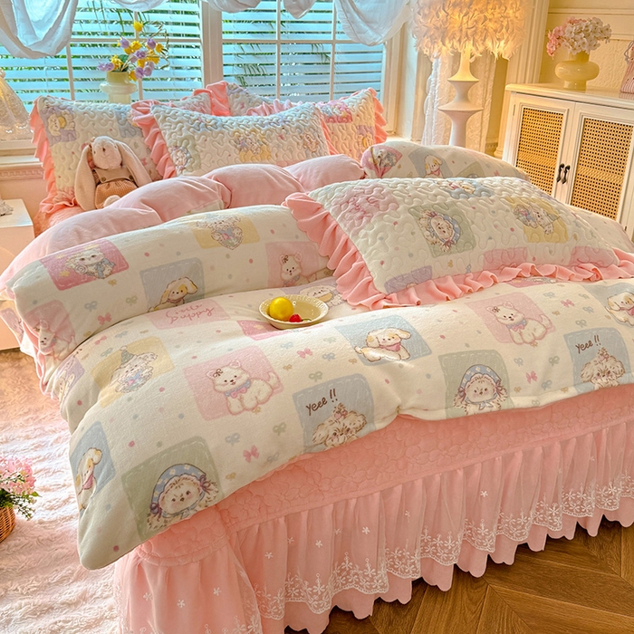 91家纺网 家纺一手货源 找家纺 九诺家纺 2025新款直播热款双层蕾丝花边牛奶绒印花床盖四件套床盖单件三件套 时光-萌宠之家