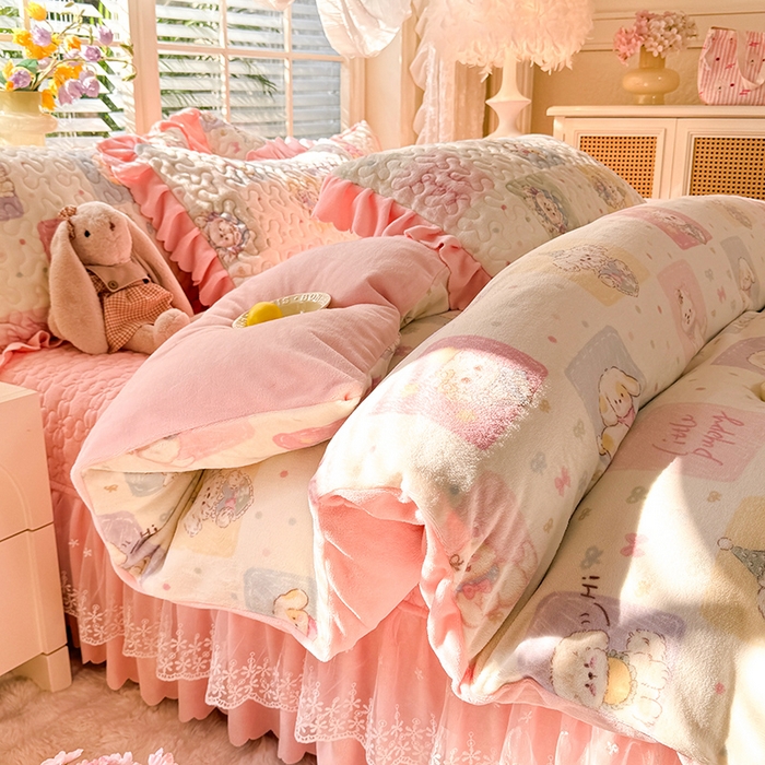 91家纺网 家纺一手货源 找家纺 九诺家纺 2025新款直播热款双层蕾丝花边牛奶绒印花床盖四件套床盖单件三件套 时光-萌宠之家