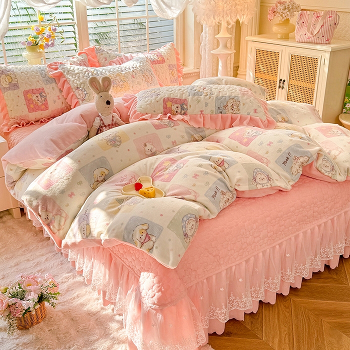 91家纺网 家纺一手货源 找家纺 九诺家纺 2025新款直播热款双层蕾丝花边牛奶绒印花床盖四件套床盖单件三件套 时光-萌宠之家