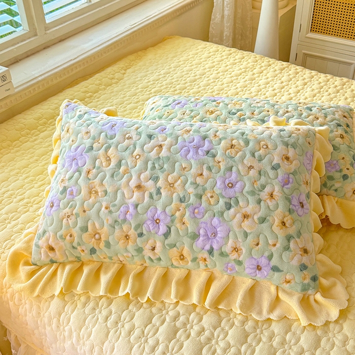 91家纺网 家纺一手货源 找家纺 九诺家纺 2025新款直播热款双层蕾丝花边牛奶绒印花床盖四件套床盖单件三件套 时光-暖阳之春