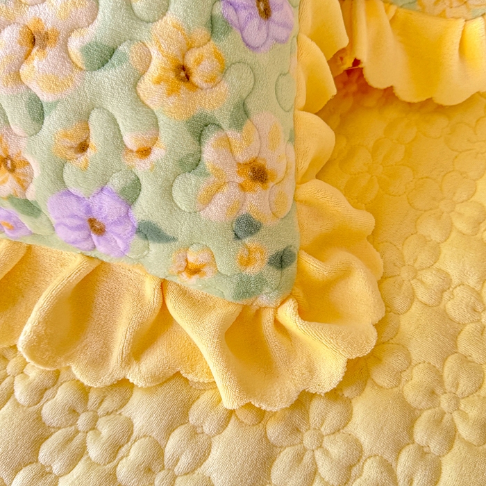 91家纺网 家纺一手货源 找家纺 九诺家纺 2025新款直播热款双层蕾丝花边牛奶绒印花床盖四件套床盖单件三件套 时光-暖阳之春