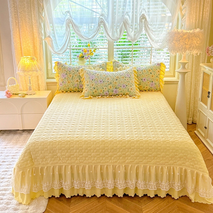 91家纺网 家纺一手货源 找家纺 九诺家纺 2025新款直播热款双层蕾丝花边牛奶绒印花床盖四件套床盖单件三件套 时光-暖阳之春