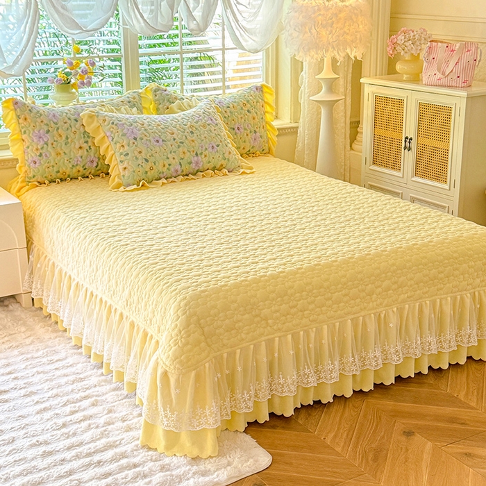 91家纺网 家纺一手货源 找家纺 九诺家纺 2025新款直播热款双层蕾丝花边牛奶绒印花床盖四件套床盖单件三件套 时光-暖阳之春