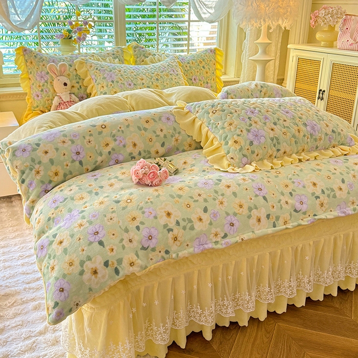 91家纺网 家纺一手货源 找家纺 九诺家纺 2025新款直播热款双层蕾丝花边牛奶绒印花床盖四件套床盖单件三件套 时光-暖阳之春