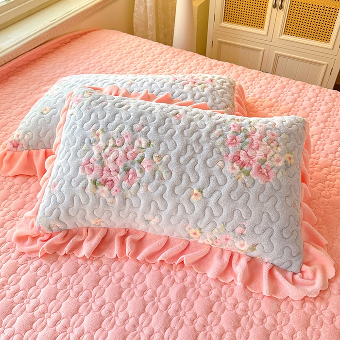 91家纺网 家纺一手货源 找家纺 九诺家纺 2025新款直播热款双层蕾丝花边牛奶绒印花床盖四件套床盖单件三件套 时光-柔情花梦