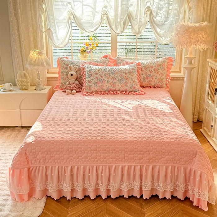 91家纺网 家纺一手货源 找家纺 九诺家纺 2025新款直播热款双层蕾丝花边牛奶绒印花床盖四件套床盖单件三件套 时光-夏日开花