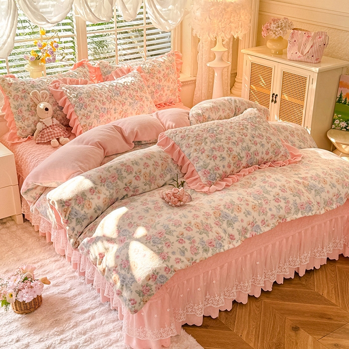 91家纺网 家纺一手货源 找家纺 九诺家纺 2025新款直播热款双层蕾丝花边牛奶绒印花床盖四件套床盖单件三件套 时光-夏日开花