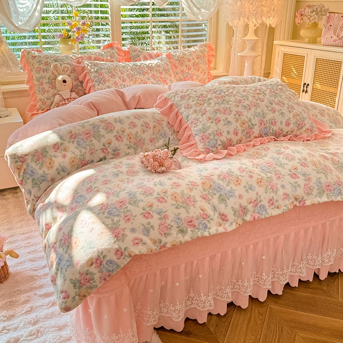 91家纺网 家纺一手货源 找家纺 九诺家纺 2025新款直播热款双层蕾丝花边牛奶绒印花床盖四件套床盖单件三件套 时光-夏日开花