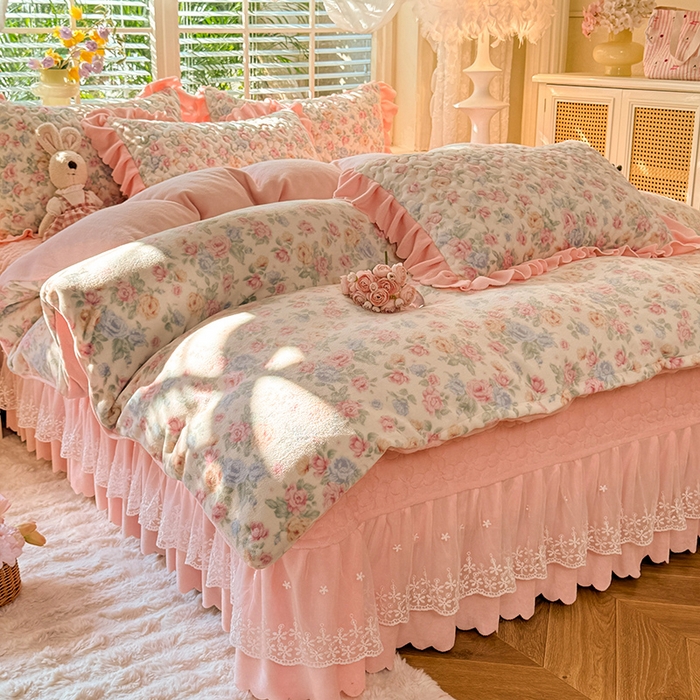 91家纺网 家纺一手货源 找家纺 九诺家纺 2025新款直播热款双层蕾丝花边牛奶绒印花床盖四件套床盖单件三件套 时光-夏日开花