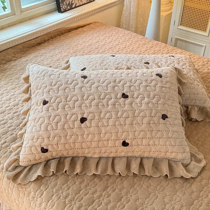 91家纺网 家纺一手货源 找家纺 九诺家纺 2025新款直播热款双层蕾丝花边牛奶绒印花床盖四件套床盖单件三件套 时光-心动旋律