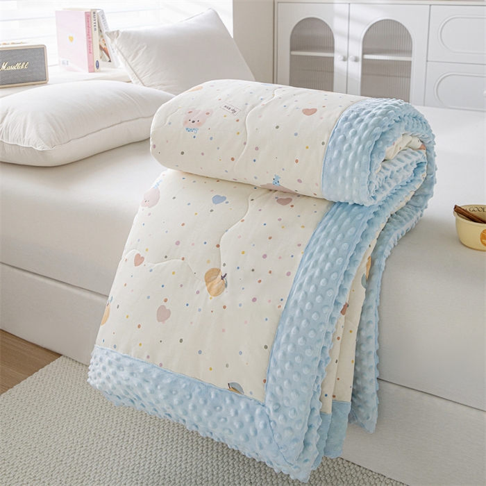 91家纺网 家纺一手货源 找家纺 萌飞 2025新款全棉豆豆绒被子被芯系列 南瓜熊