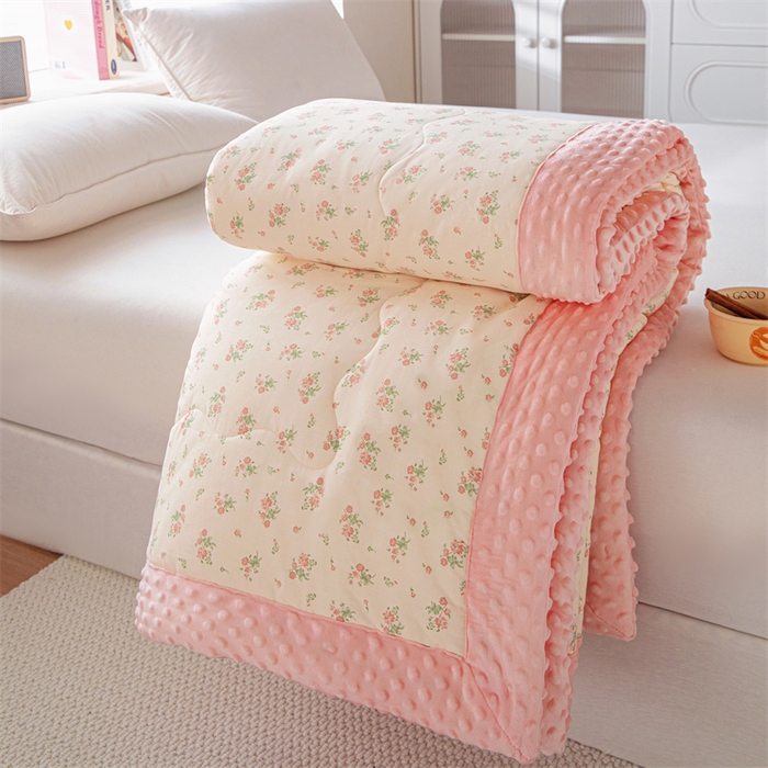 91家纺网 家纺一手货源 找家纺 萌飞 2025新款全棉豆豆绒被子被芯系列 时光