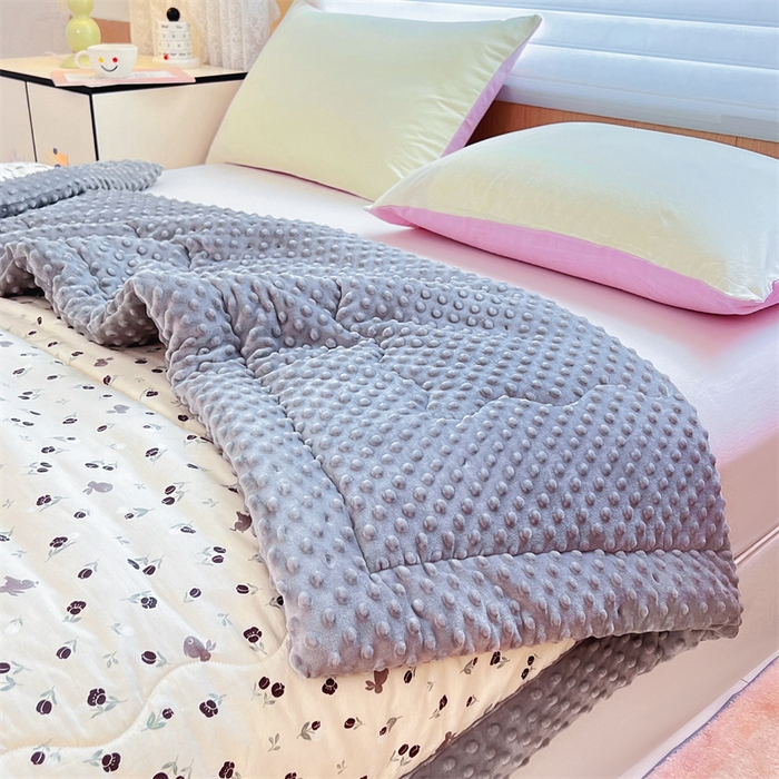 91家纺网 家纺一手货源 找家纺 萌飞 2025新款全棉豆豆绒被子被芯系列 哈哈兔