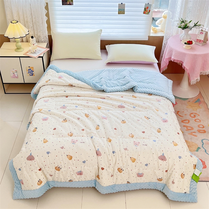 91家纺网 家纺一手货源 找家纺 萌飞 2025新款全棉豆豆绒被子被芯系列 南瓜熊