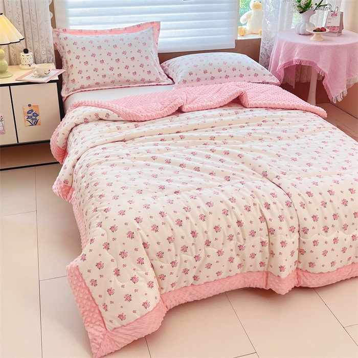 91家纺网 家纺一手货源 找家纺 萌飞 2025新款全棉豆豆绒被子被芯系列 桃花运