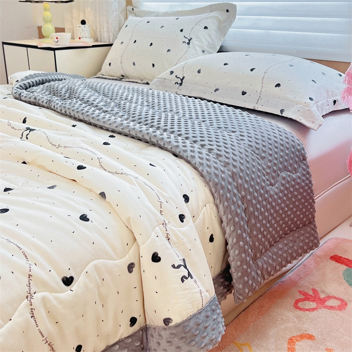 91家纺网 家纺一手货源 找家纺 萌飞 2025新款全棉豆豆绒被子被芯系列 爱心