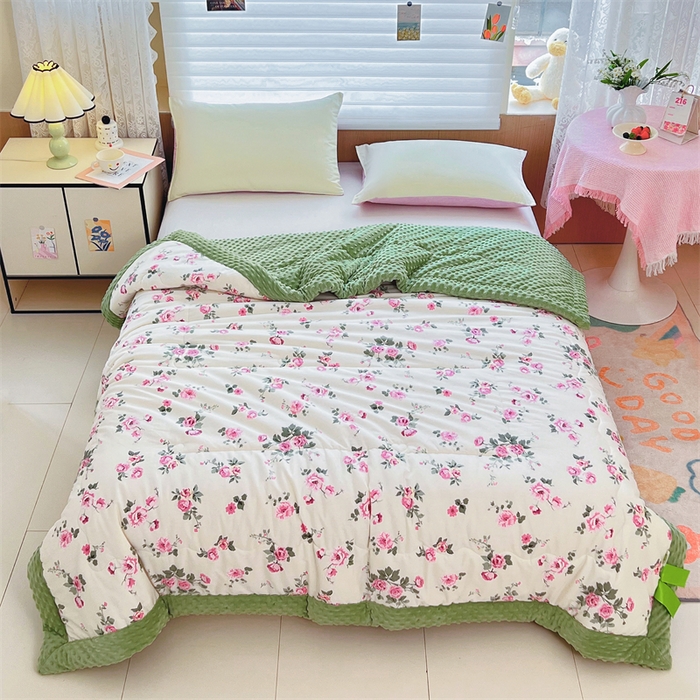 91家纺网 家纺一手货源 找家纺 萌飞 2025新款全棉豆豆绒被子被芯系列 如沐春风