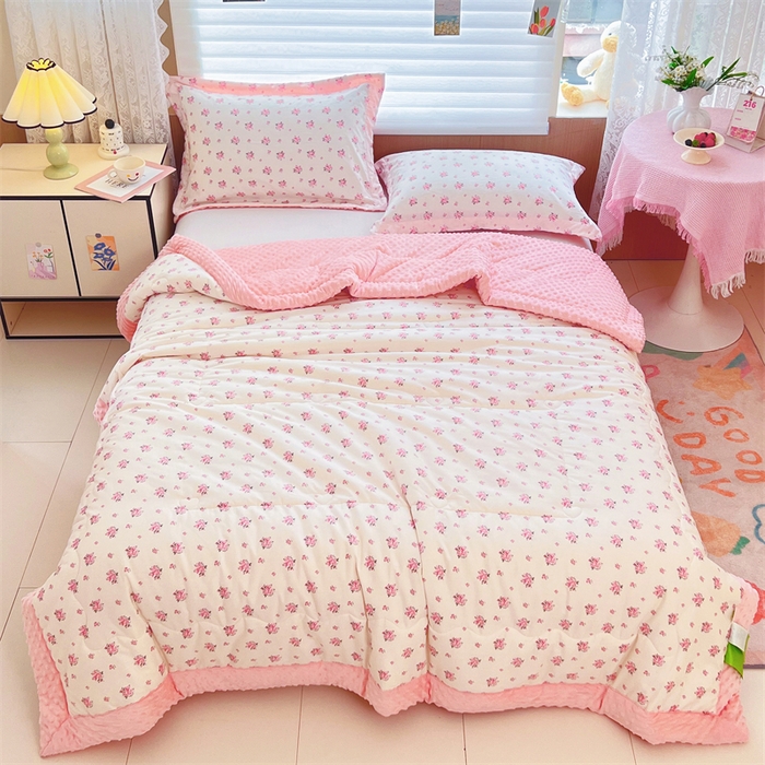 91家纺网 家纺一手货源 找家纺 萌飞 2025新款全棉豆豆绒被子被芯系列 桃花运