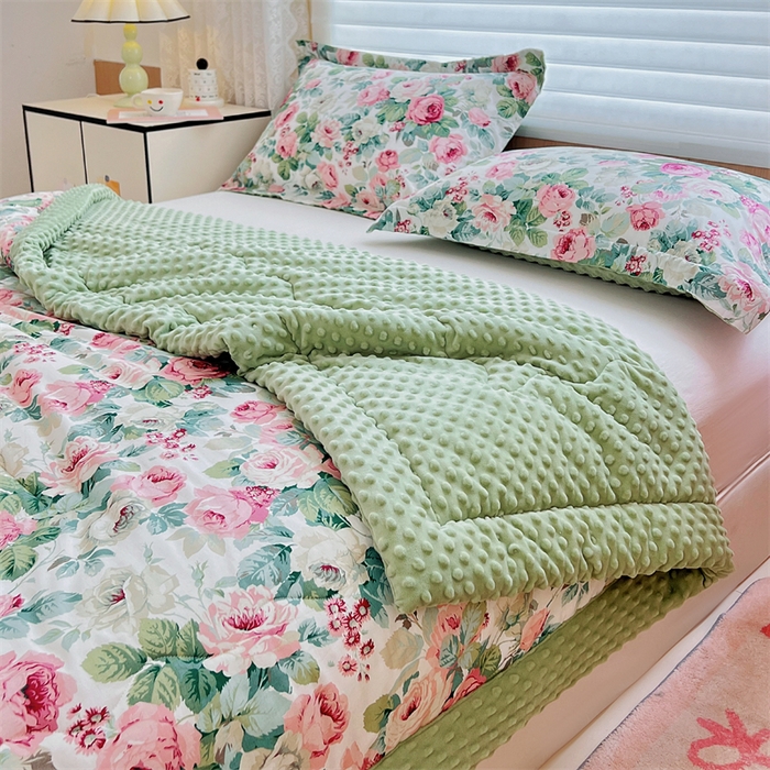 91家纺网 家纺一手货源 找家纺 萌飞 2025新款全棉豆豆绒被子被芯系列 春色