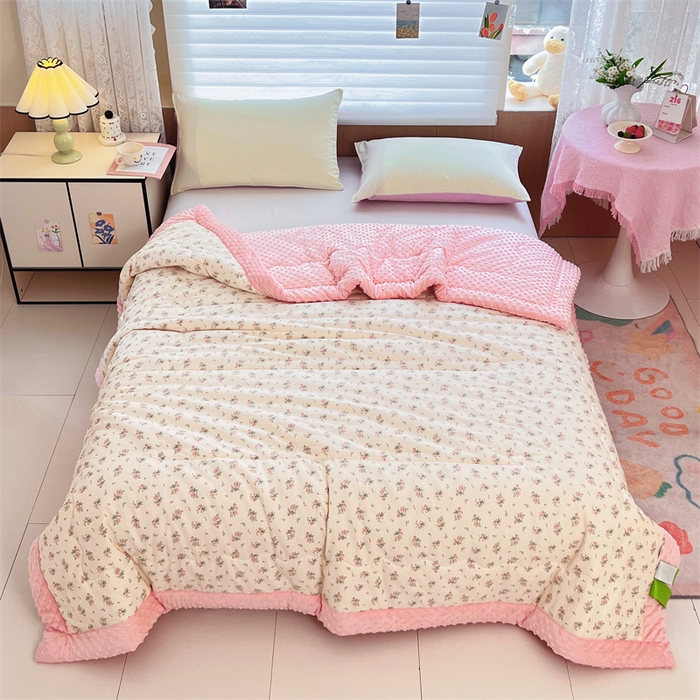 91家纺网 家纺一手货源 找家纺 萌飞 2025新款全棉豆豆绒被子被芯系列 时光