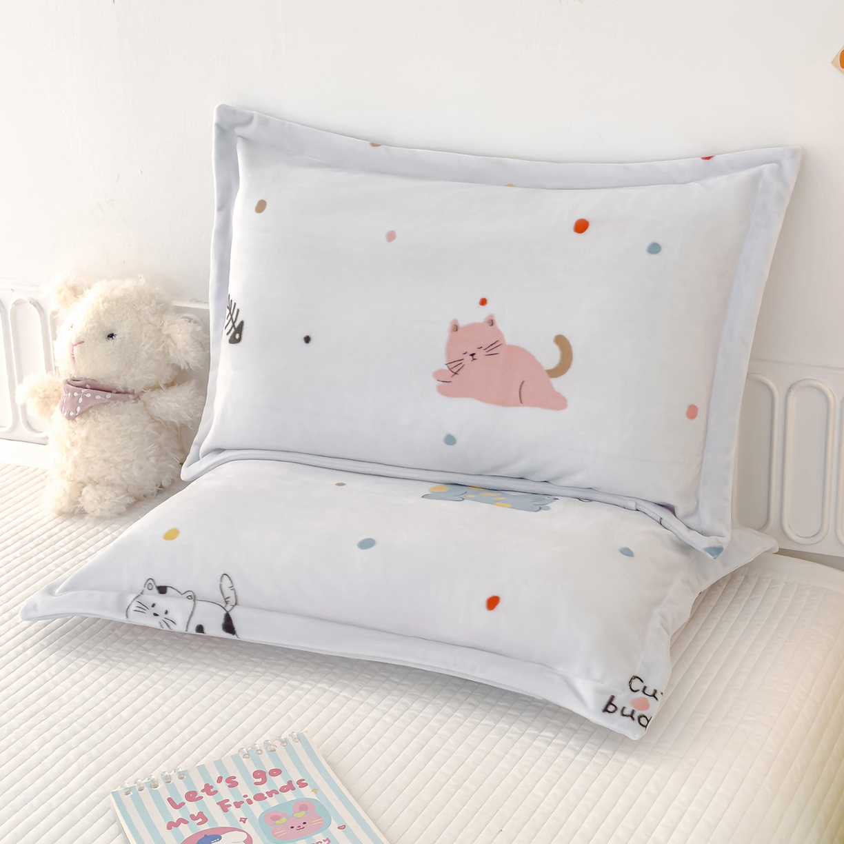 91家纺网 家纺一手货源 找家纺 良佐生活 2025新款A类高克重大版印花宝宝绒枕套 发财猫