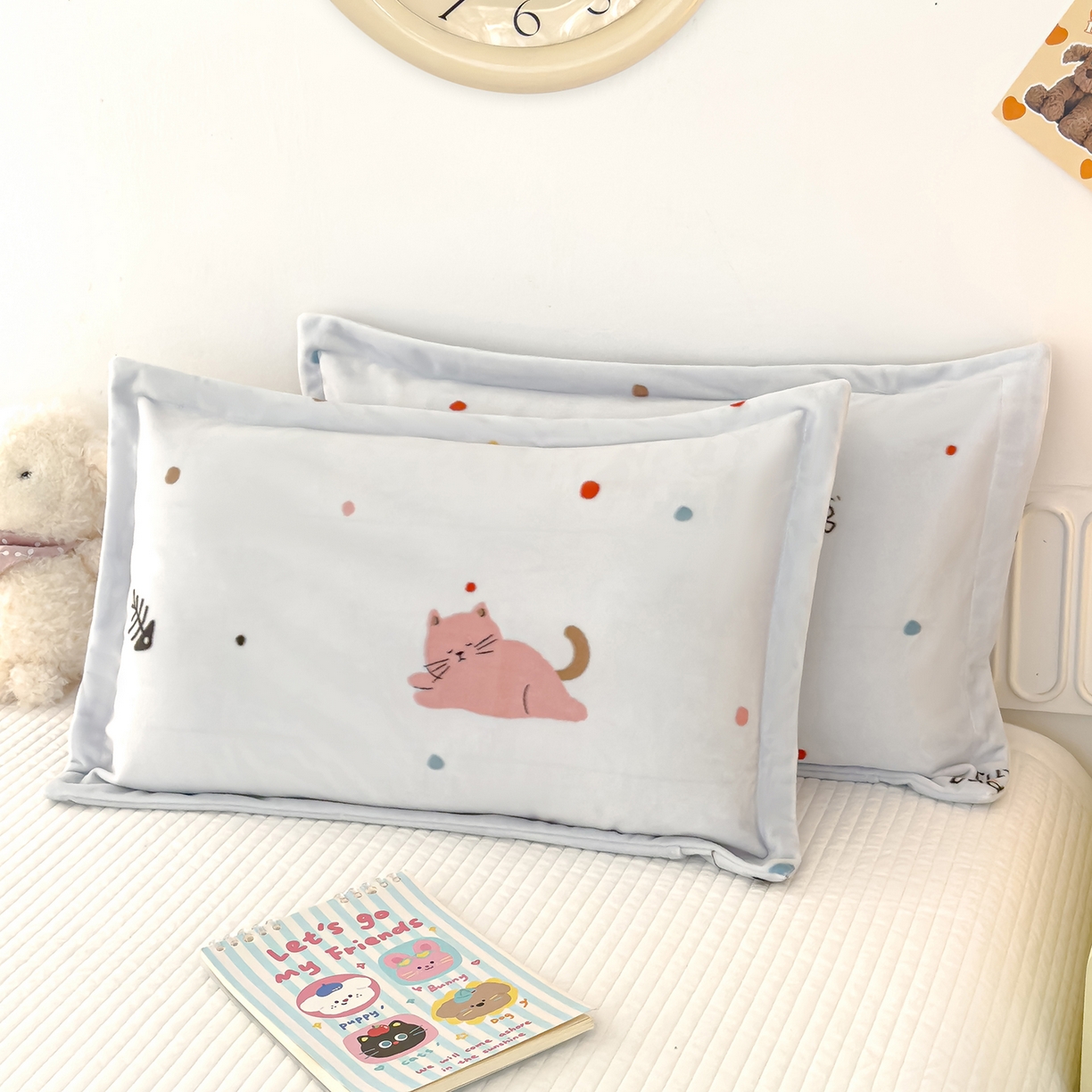 91家纺网 家纺一手货源 找家纺 良佐生活 2025新款A类高克重大版印花宝宝绒枕套 发财猫