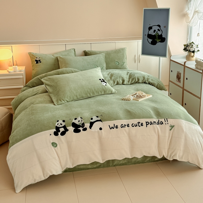 91家纺网 家纺一手货源 找家纺 （总）懒猫家纺 2025新款牛奶绒刺绣四件套-胖达