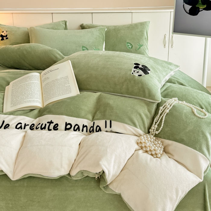 91家纺网 家纺一手货源 找家纺 （总）懒猫家纺 2025新款牛奶绒刺绣四件套-胖达