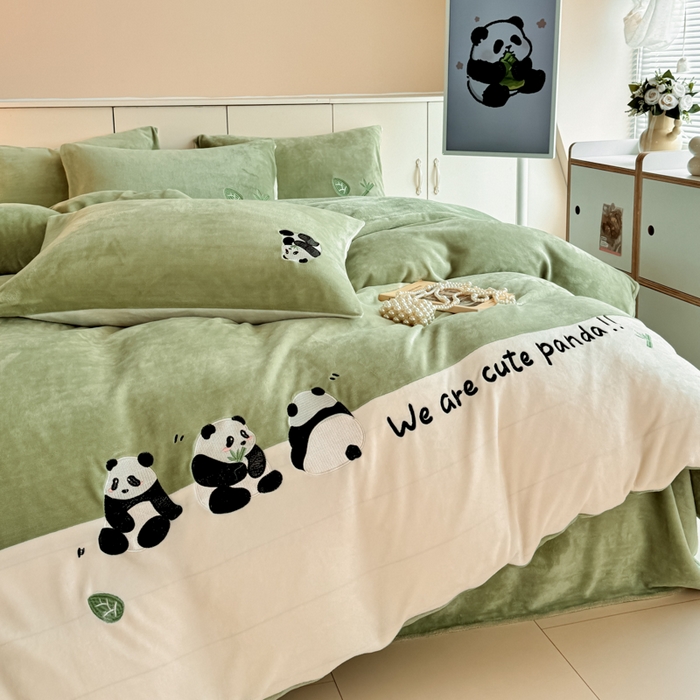 91家纺网 家纺一手货源 找家纺 （总）懒猫家纺 2025新款牛奶绒刺绣四件套-胖达