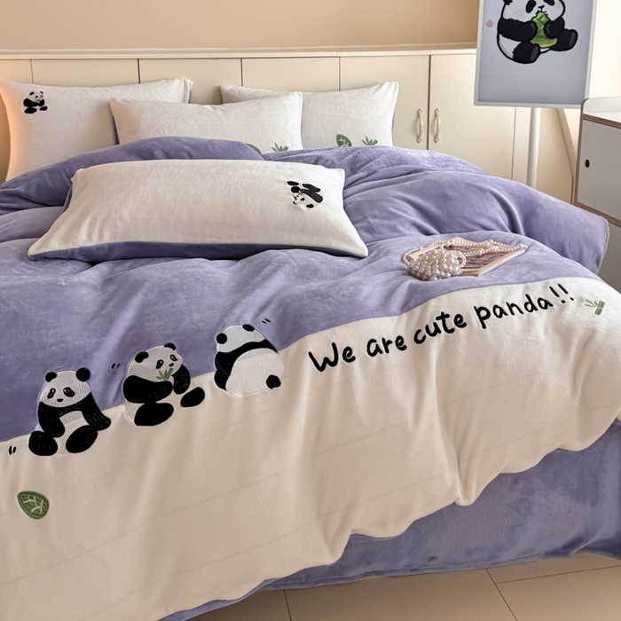 91家纺网 家纺一手货源 找家纺 懒猫家纺 2025新款牛奶绒刺绣四件套-胖达 胖达-星辰紫