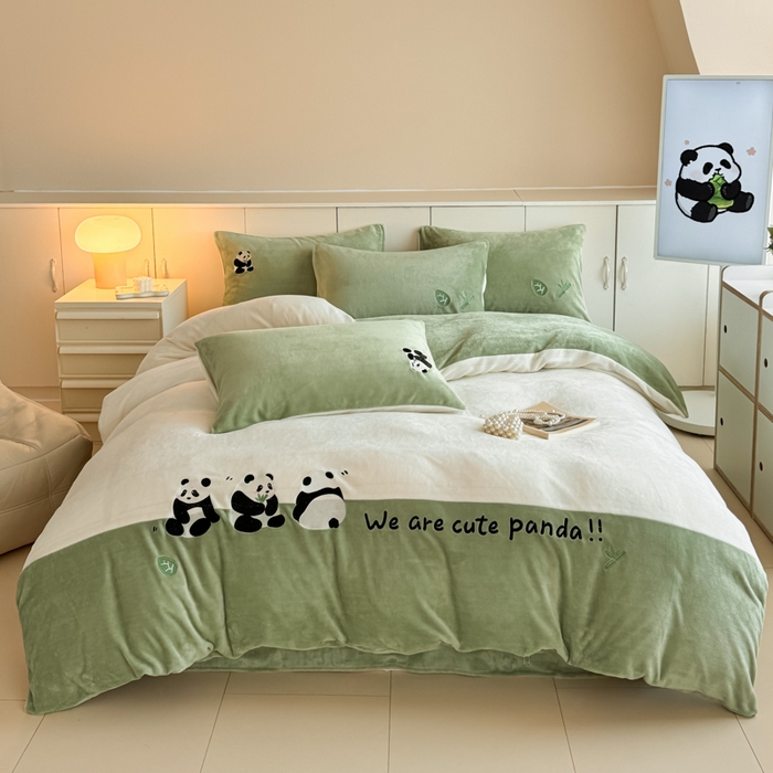 91家纺网 家纺一手货源 找家纺 懒猫家纺 2025新款牛奶绒刺绣四件套-胖达 胖达-云茶白