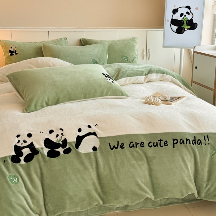 91家纺网 家纺一手货源 找家纺 懒猫家纺 2025新款牛奶绒刺绣四件套-胖达 胖达-云茶白