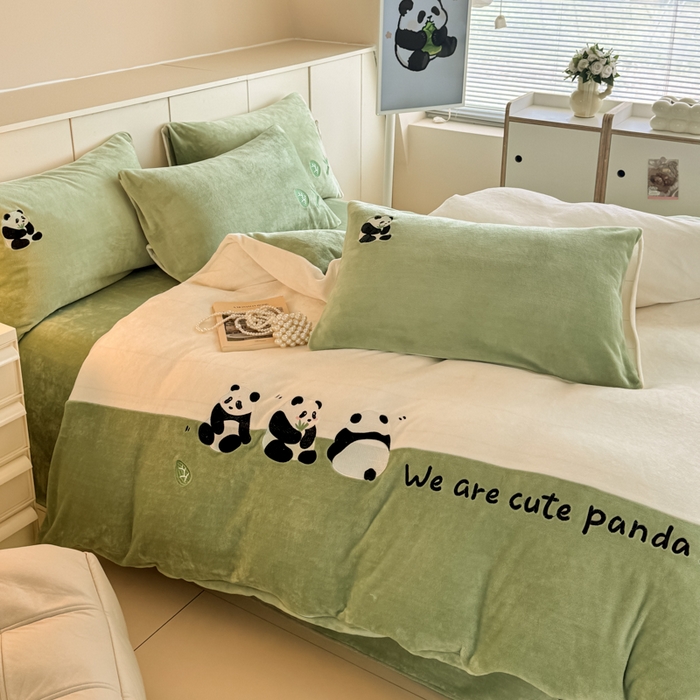 91家纺网 家纺一手货源 找家纺 懒猫家纺 2025新款牛奶绒刺绣四件套-胖达 胖达-云茶白