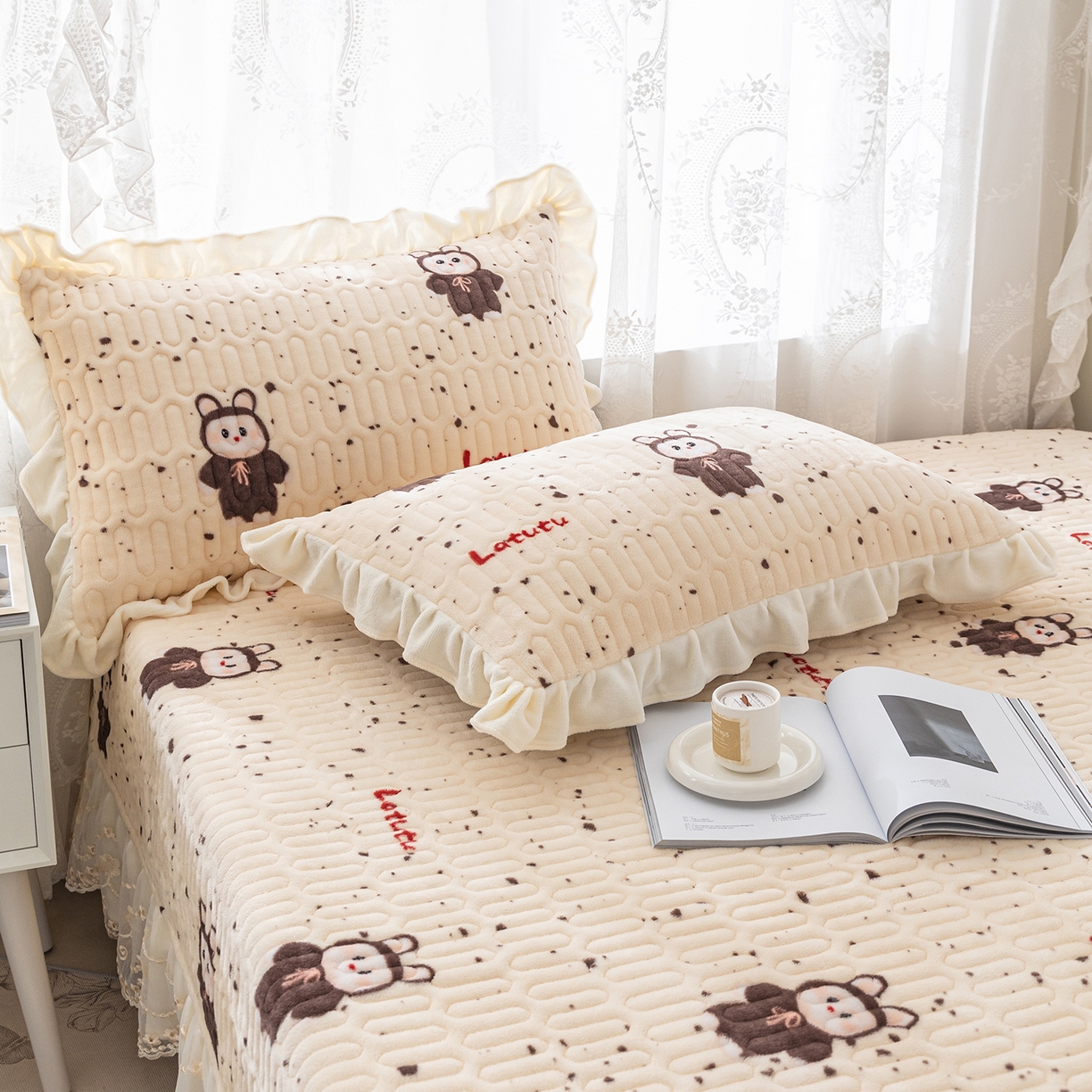 91家纺网 家纺一手货源 找家纺 美优兰 2025秋冬新款牛奶绒榻榻米垫床盖（可定制） 拉兔兔