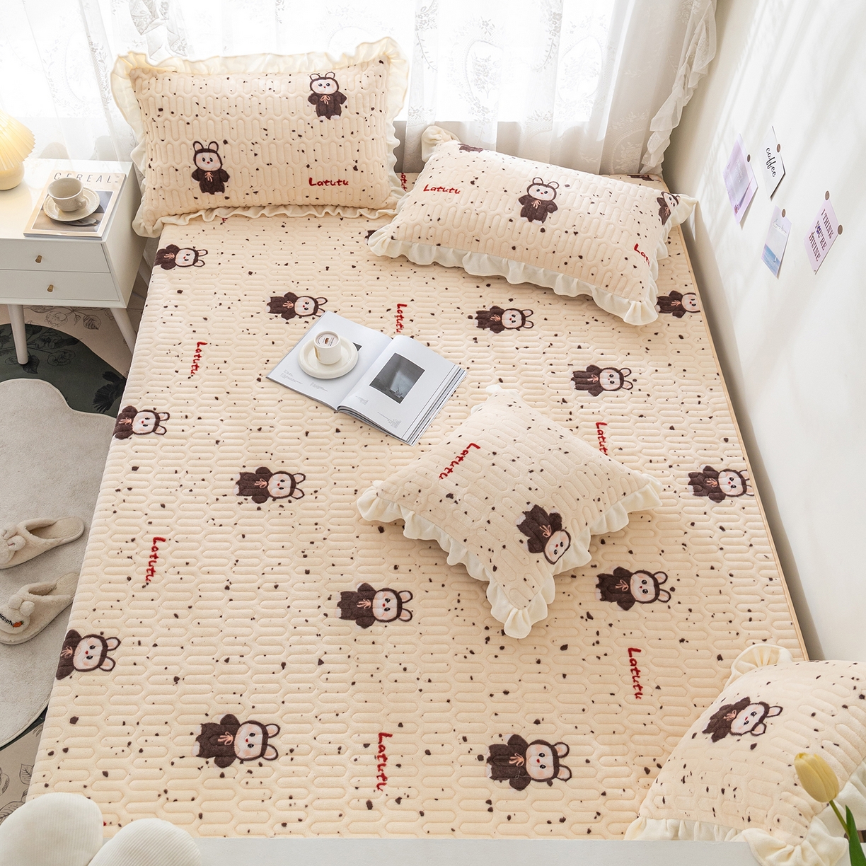 91家纺网 家纺一手货源 找家纺 美优兰 2025秋冬新款牛奶绒榻榻米垫床盖（可定制） 拉兔兔