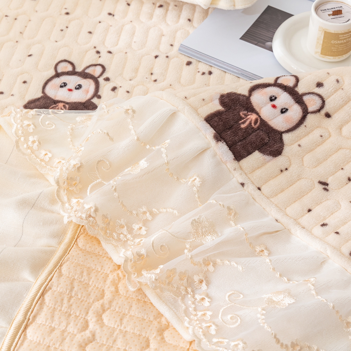 91家纺网 家纺一手货源 找家纺 美优兰 2025秋冬新款牛奶绒榻榻米垫床盖（可定制） 拉兔兔