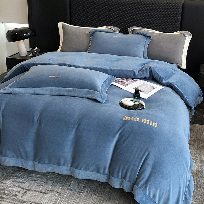 91家纺网 家纺一手货源 找家纺 懒猫家纺 2025新款牛奶绒刺绣四件套-贝利 贝利-宝石蓝