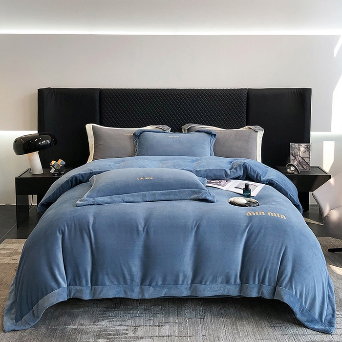 91家纺网 家纺一手货源 找家纺 懒猫家纺 2025新款牛奶绒刺绣四件套-贝利 贝利-宝石蓝