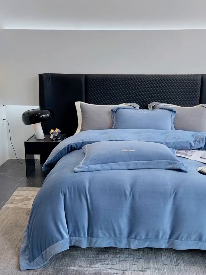 91家纺网 家纺一手货源 找家纺 懒猫家纺 2025新款牛奶绒刺绣四件套-贝利 贝利-宝石蓝