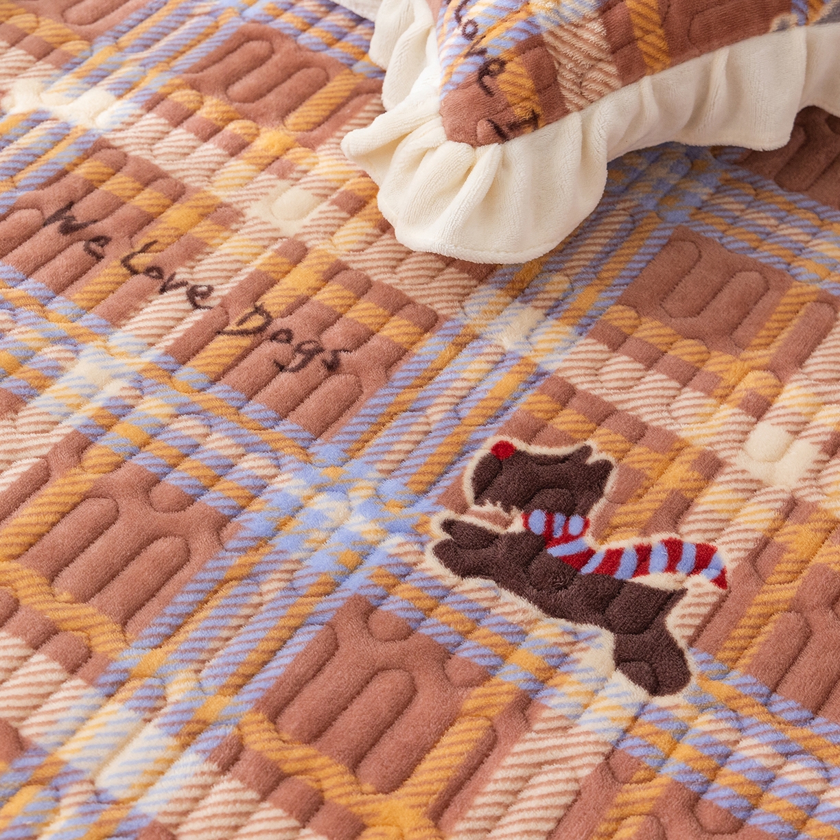 91家纺网 家纺一手货源 找家纺 美优兰 2025秋冬新款牛奶绒榻榻米垫床盖（可定制）美拉小狗