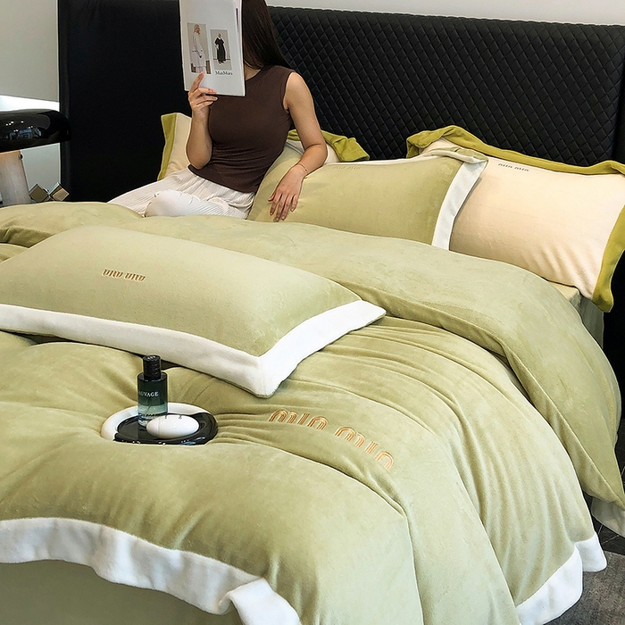 91家纺网 家纺一手货源 找家纺 懒猫家纺 2025新款牛奶绒刺绣四件套-贝利 贝利-牛油果