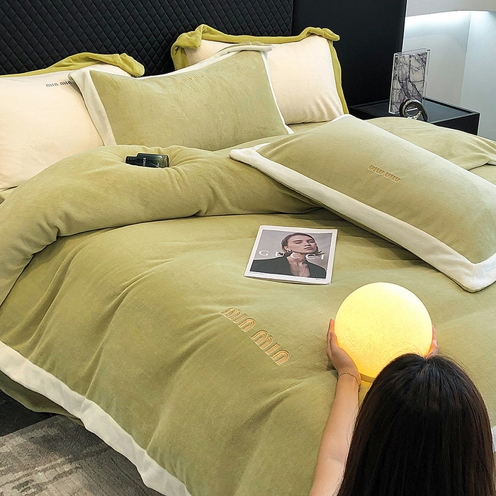 91家纺网 家纺一手货源 找家纺 懒猫家纺 2025新款牛奶绒刺绣四件套-贝利 贝利-牛油果