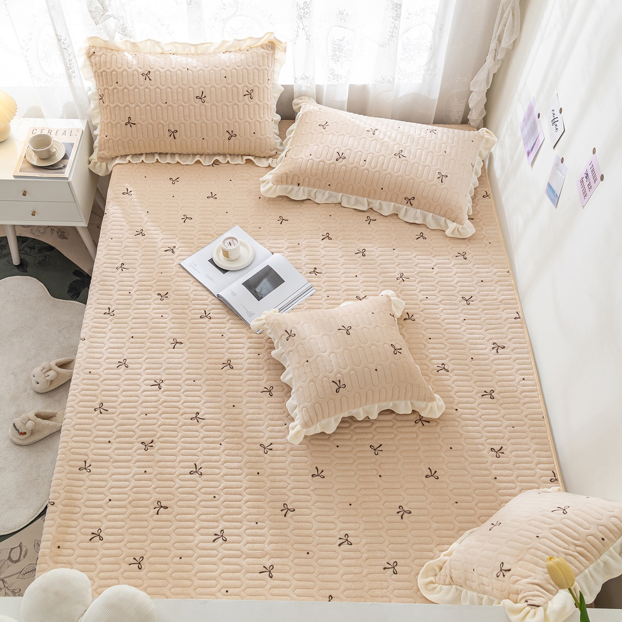 91家纺网 家纺一手货源 找家纺 美优兰 2025秋冬新款牛奶绒榻榻米垫床盖（可定制）如意结