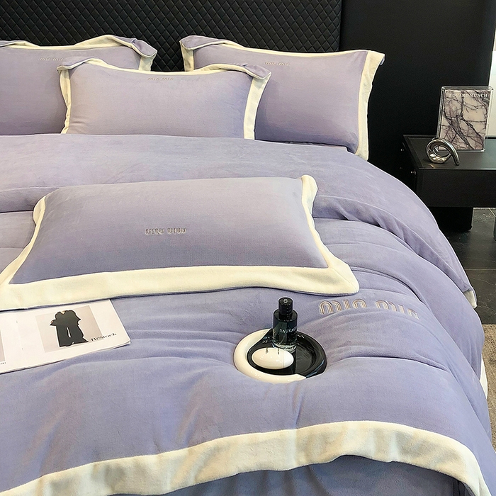 91家纺网 家纺一手货源 找家纺 懒猫家纺 2025新款牛奶绒刺绣四件套-贝利 贝利-薰衣草紫