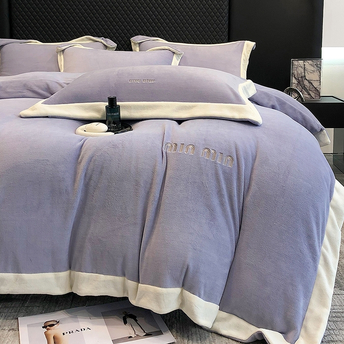 91家纺网 家纺一手货源 找家纺 懒猫家纺 2025新款牛奶绒刺绣四件套-贝利 贝利-薰衣草紫