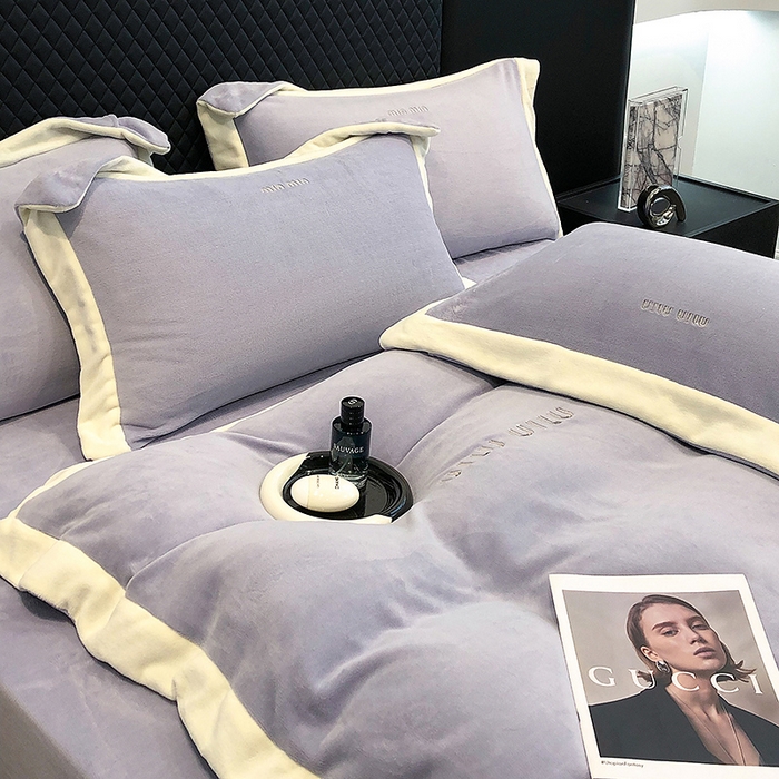 91家纺网 家纺一手货源 找家纺 懒猫家纺 2025新款牛奶绒刺绣四件套-贝利 贝利-薰衣草紫