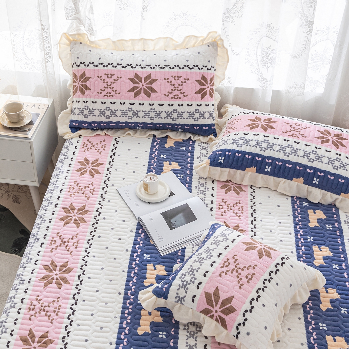 91家纺网 家纺一手货源 找家纺 美优兰 2025秋冬新款牛奶绒榻榻米垫床盖（可定制）圣诞叶