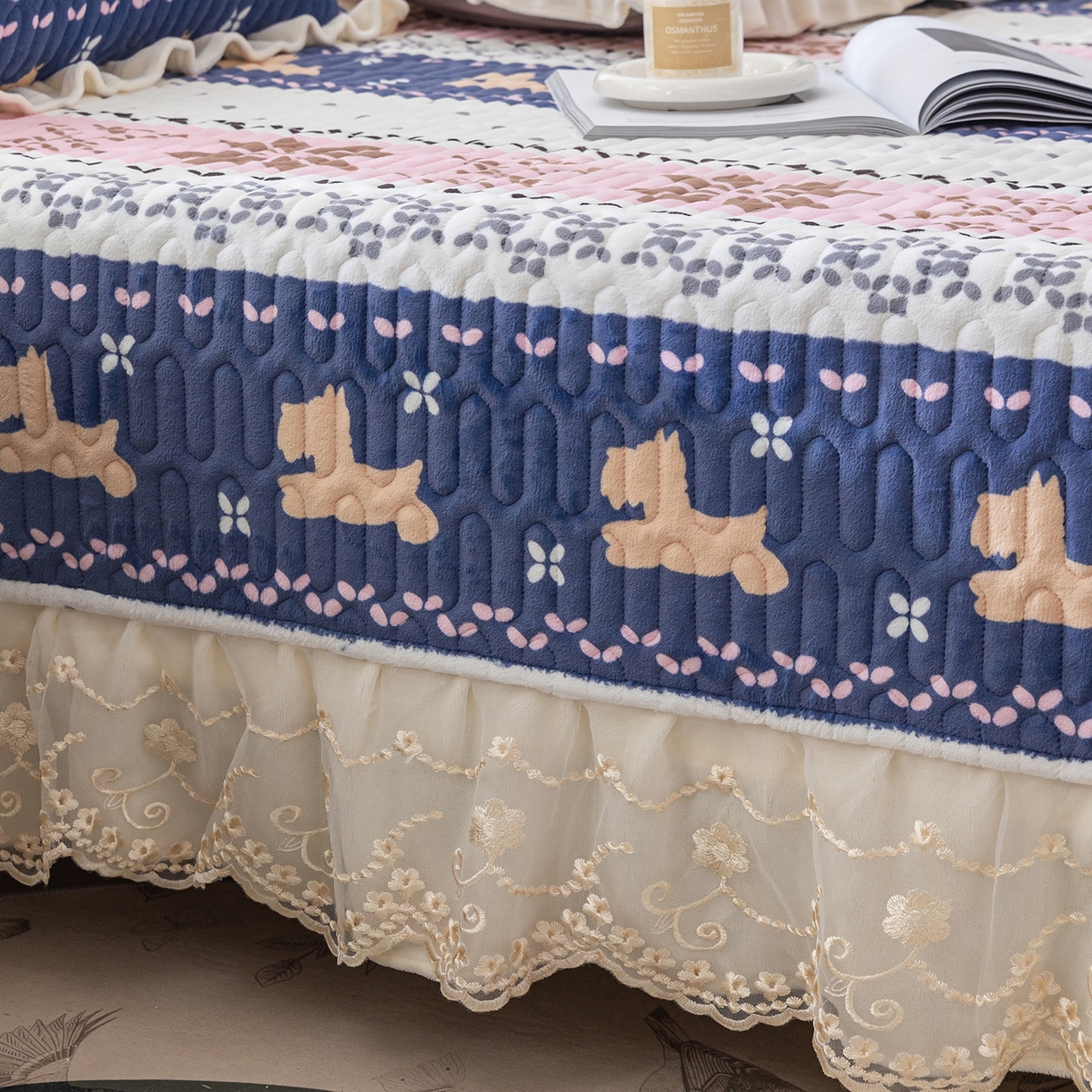 91家纺网 家纺一手货源 找家纺 美优兰 2025秋冬新款牛奶绒榻榻米垫床盖（可定制）圣诞叶