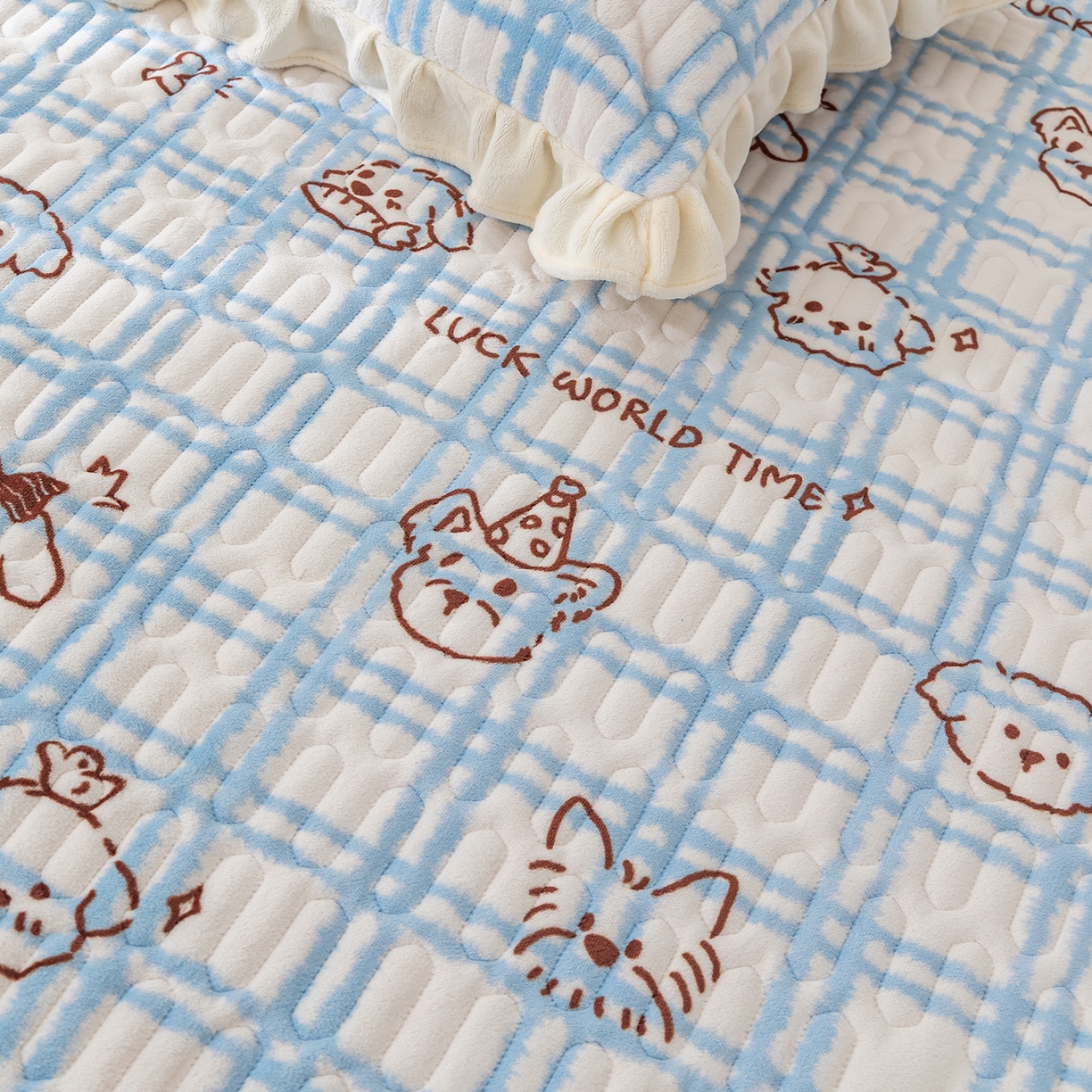 91家纺网 家纺一手货源 找家纺 美优兰 2025秋冬新款牛奶绒榻榻米垫床盖（可定制）甜品小屋