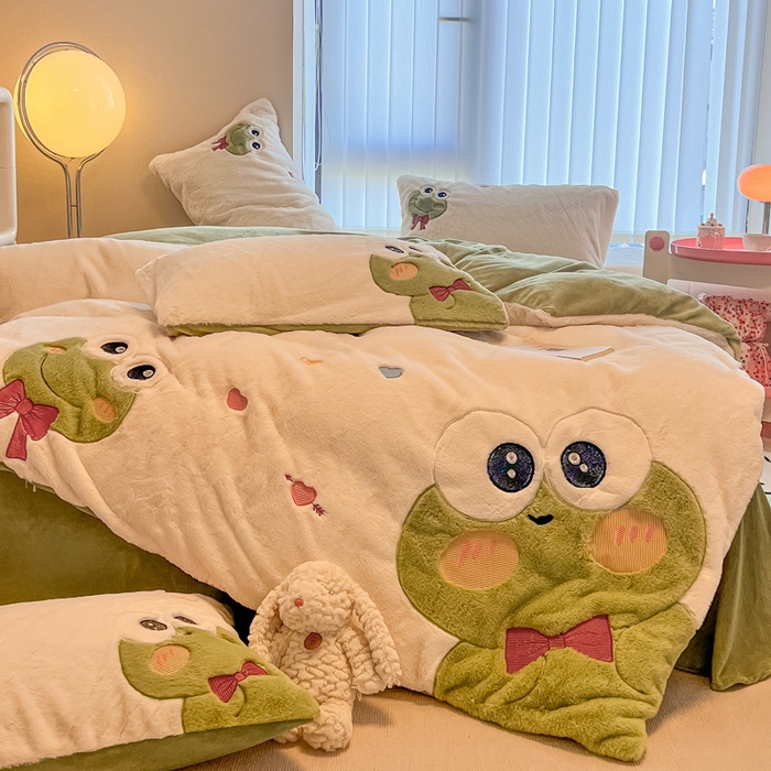 91家纺网 家纺一手货源 找家纺 懒猫家纺 2025新款兔毛绒贴布绣四件套 大眼蛙